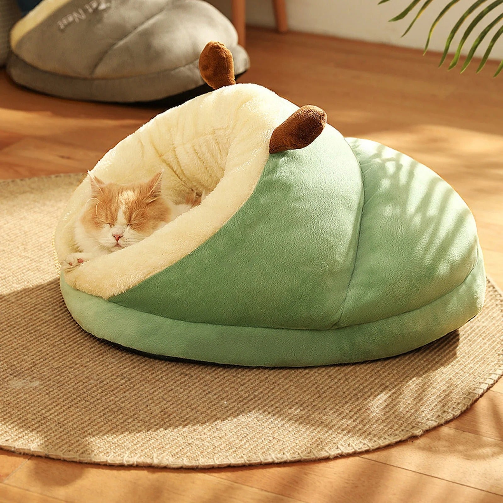 Indoor Cat Cave Bed for Medium and Large Cats, Soft Plush Cushion Cozy Self-Warming Pet Bed for Cats up to 7.5Kg - Green